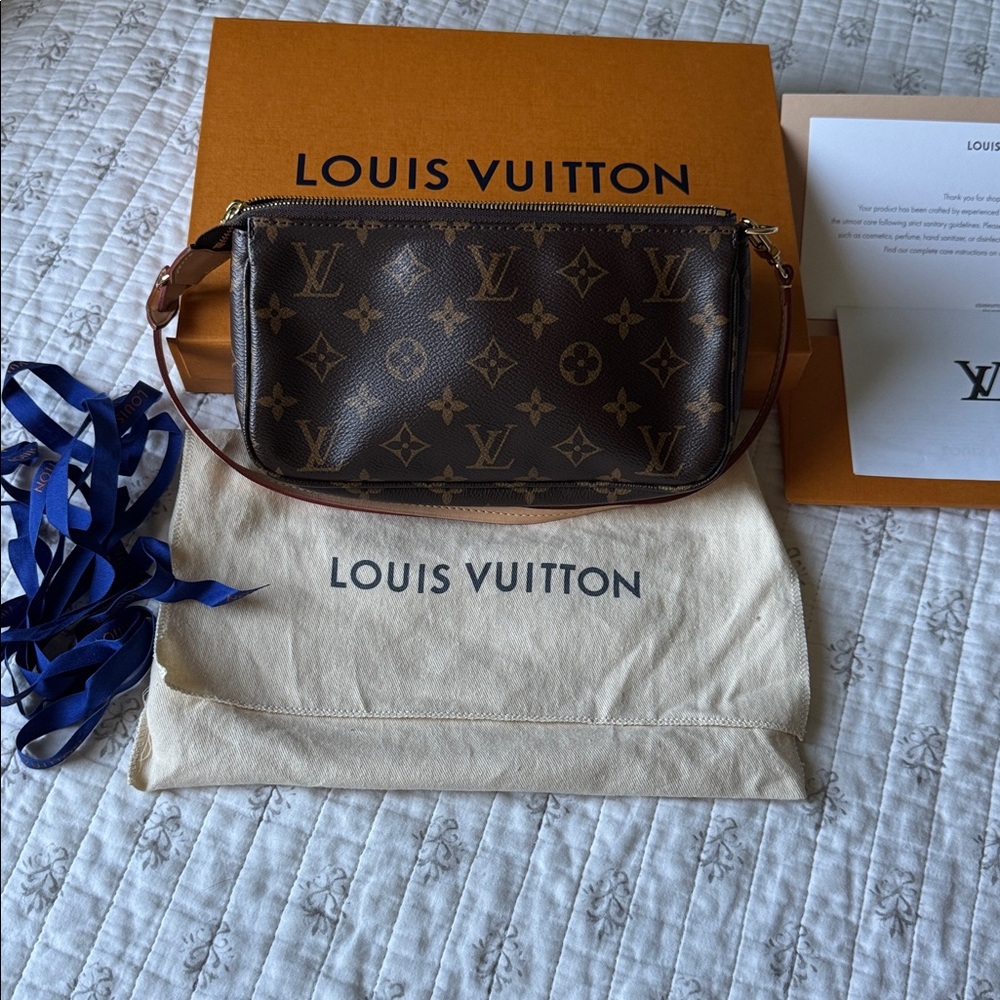 Louis Vuitton Pochette Accessoires